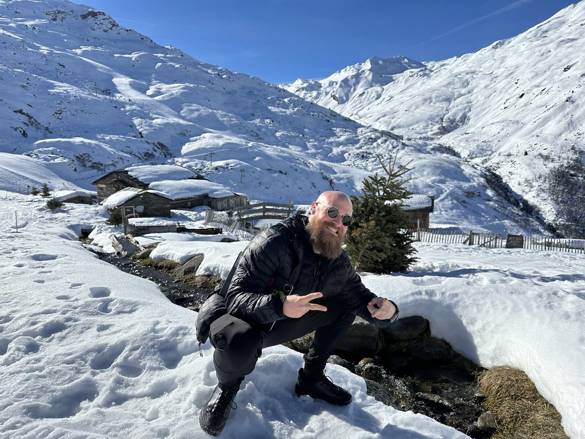 crypto_birb's tweet image. [#sponsored] Big thanks to our partners at @binance for setting me up for the excellent @AlpineF1Team ice drive experience. Met awesome creators there.

Special shoutout to @debralicianne &amp;amp; @Cripto_jimmy. Great organizers🧡

To prove awesome fun, here&apos;s me doing slavic squat: