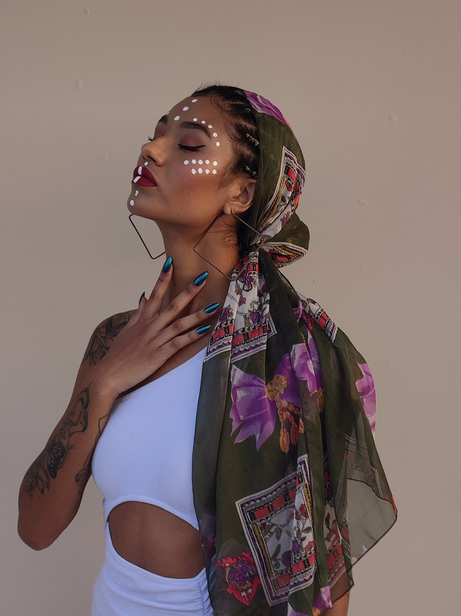 Dia 01/02 se inicia uma nova história.

Faça já o Pré save de “Linhas para mim”, e receba em primeira mão. 

onerpm.link/947150369119