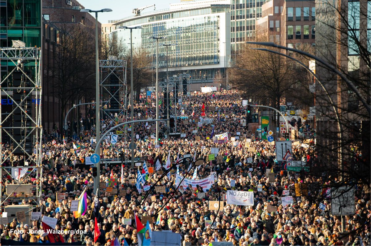 Hamburg zeigt auch heute wieder klare Kante gegen Rechts. #zusammengegenrechts #wirsindmehr