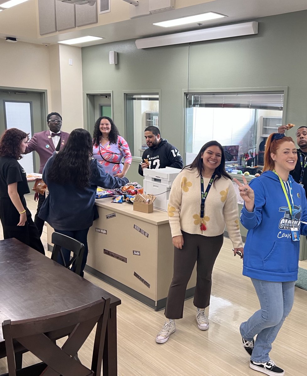 Wellness Center kickoff day @idea_center_hs @GUHSDTweet <a href="/CounselingIdea/">CounselingIDEA</a> 💙💚 <a href="/ChapCares/">Chaparral HS</a>