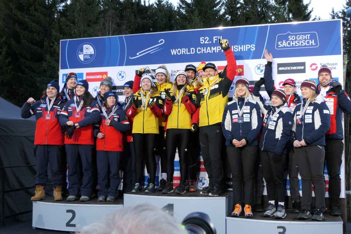 Gold 🥇 für Deutschland 🇩🇪 im Team-Wettbewerb!!! @WendlArlt fahren gemeinsam mit #JuliaTaubitz #MaxLangenhahn  und #EitbergerSchirmer zum Weltmeistertitel vor den Teams aus den USA und Lettland.