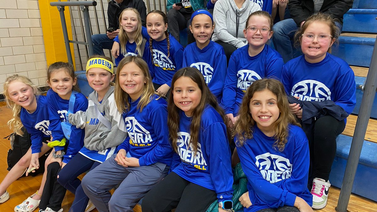 MrWagnerMHS's tweet photo. Fun times were had at the girls bball game yesterday!  They had a blast! Future zons! @MadeiraZonsBk @madeiraath @magistra_jenn https://t.co/vyKsztXj9O