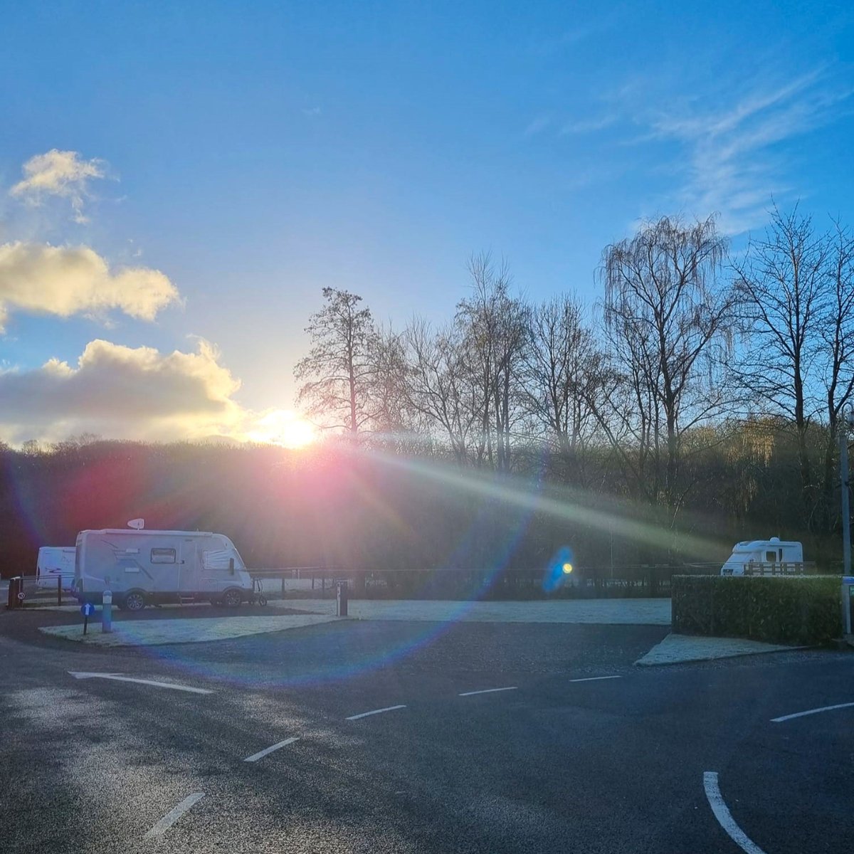 The winter sun has been shining on our Llanberis Touring Park! ☀️

📸 Our park managers snapped this sunny photo of a beautiful blue sky just before the park closed for the season.

With the park reopening from 1st March, have you booked your 2024 stay?