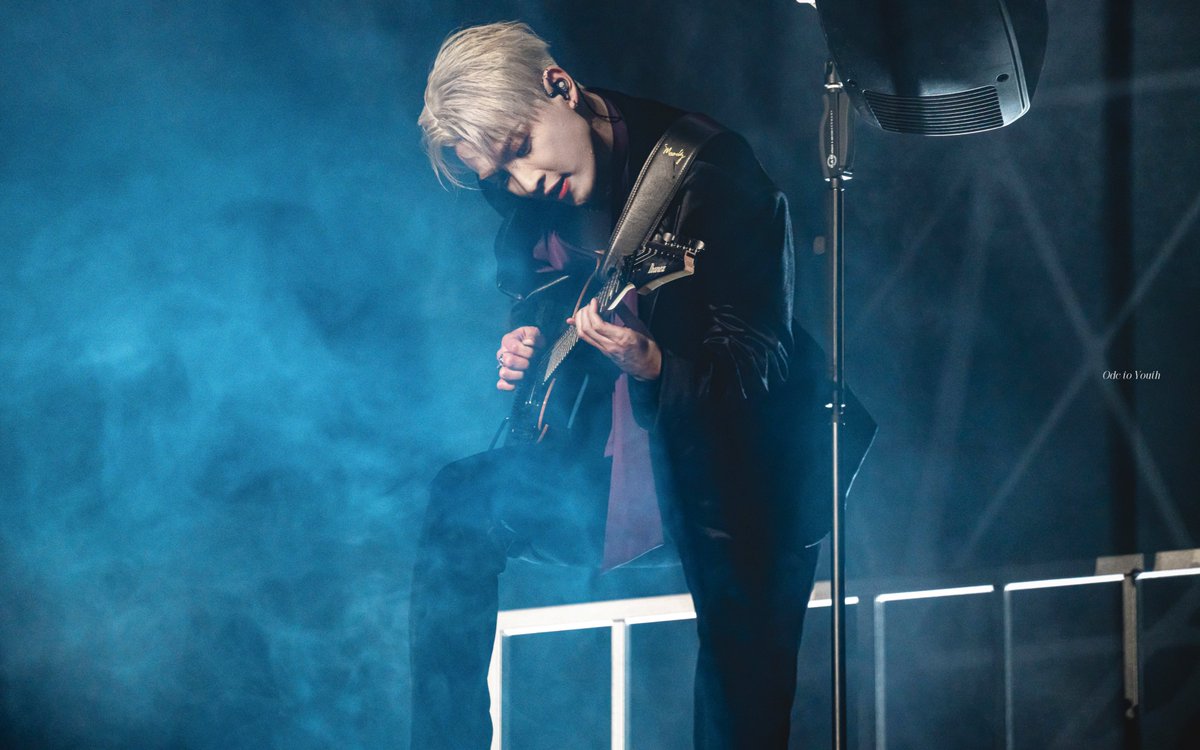 HONGFOLDER's tweet photo. Kim Hongjoong the rockstar https://t.co/NdygVA3NJI