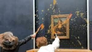 DiarioLibre's tweet photo. 🌐 |#MundoDL| Activistas arrojan sopa contra la protección de cristal de 'La Gioconda' en el Museo del Louvre

🔗https://t.co/A24bBrNg3y

#DiarioLibre #Activistas #LaMonalisa #MuseoDelLouvre #Francia https://t.co/0UzJq5njit
