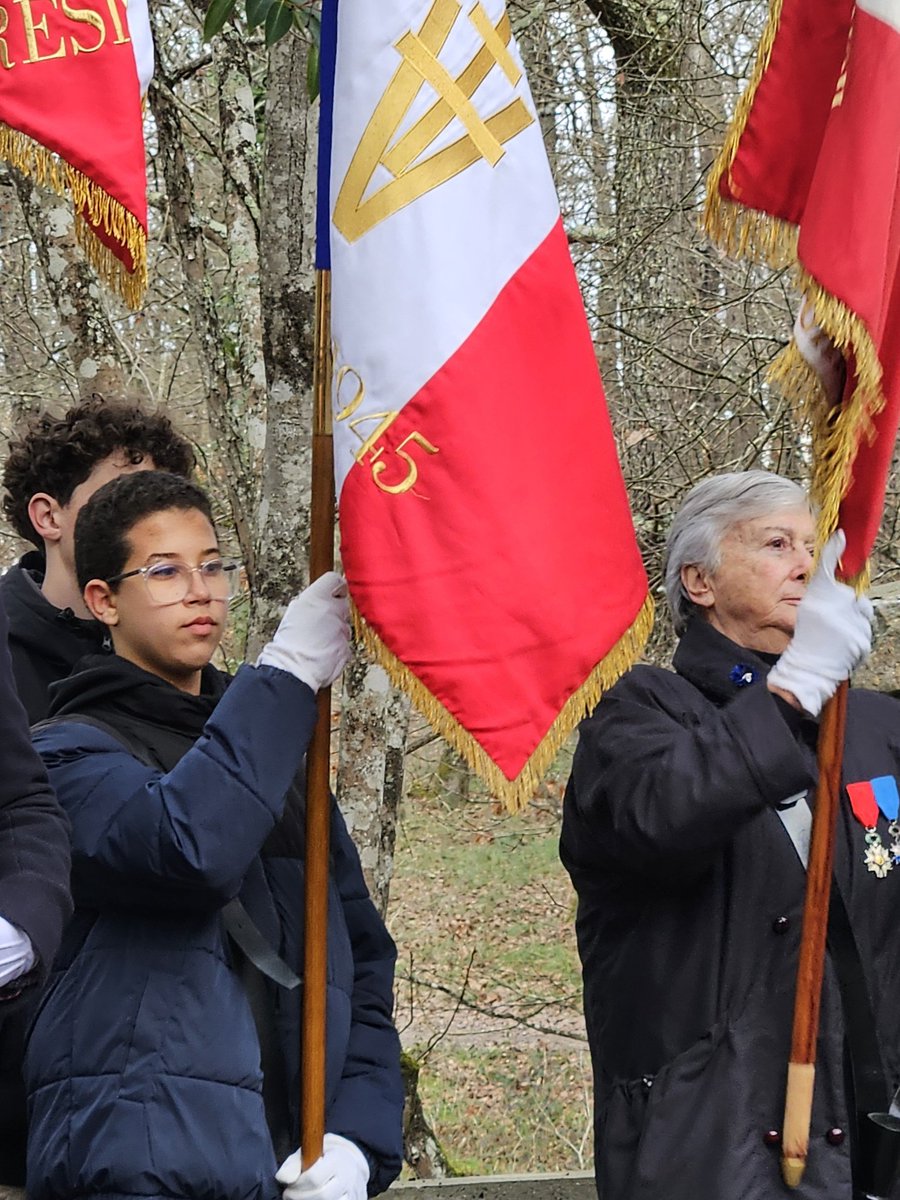 amopa31's tweet photo. 🇲🇫L'@amopa31 était présente aux côtés du @PrefetOccitanie pour commémorer l'assassinat il y a 80 ans du résistant Forain François Verdier.
L'#engagement remarqué dans la cérémonie des élèves du collège Jean-Pierre Vernant témoigne d'une #jeunesse qui poursuit la transmission.👏 https://t.co/tST2hKO5CW