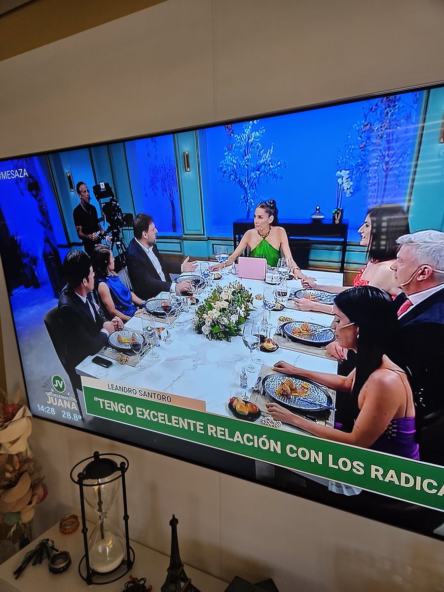 DanJor52067557's tweet image. Hipócrita inmundo sos SANTORO.
#Juana
#JuanaViale
#AlmorzandoConJuanaViale
#JV
JV