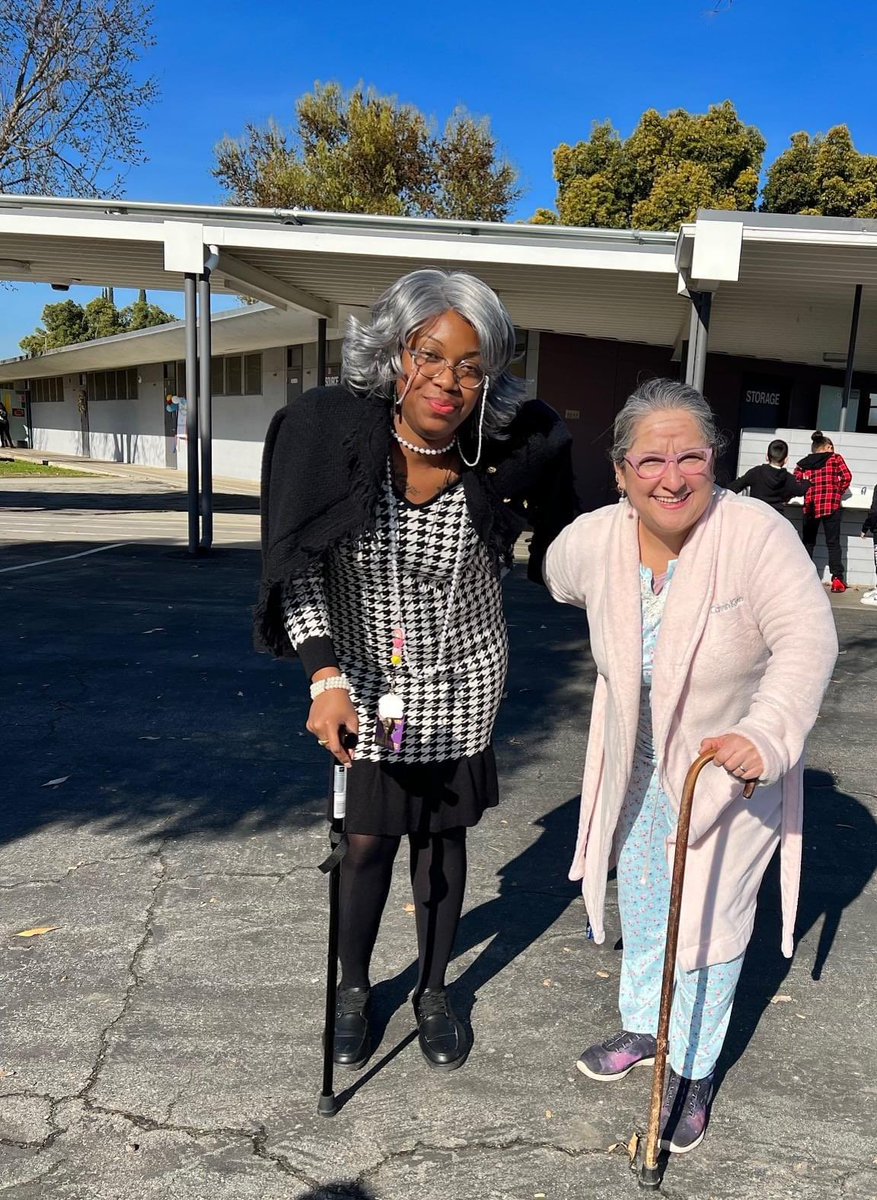 LauraPradoDuran's tweet photo. Our 100th Day of School 💜💜
#180DaysofSchool! 💜💜💜
Our Hawks dressed up as centenarians to celebrate the big day. #TeamBCSD #TeamHarris #HarrisHawks 💜💜💜💜💜 https://t.co/zTQOIsSCts