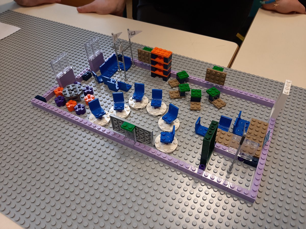 Co-conception d'aménagement d'espace pédagogique 🏠 avec les 3ème Prépa Métiers 👨‍👦‍👦📏📐 du Lycée Jeanne d'Arc de #Bruyères en partenariat avec <a href="/dane_nancy_metz/">DRANE Nancy-Metz</a> dans le cadre d'un projet #CNR. 
 ➡️Prêt des valises #Archi'etab par #PLANETE_FEDER
 ➡️ Acc. en territoire avec #TNE✍️