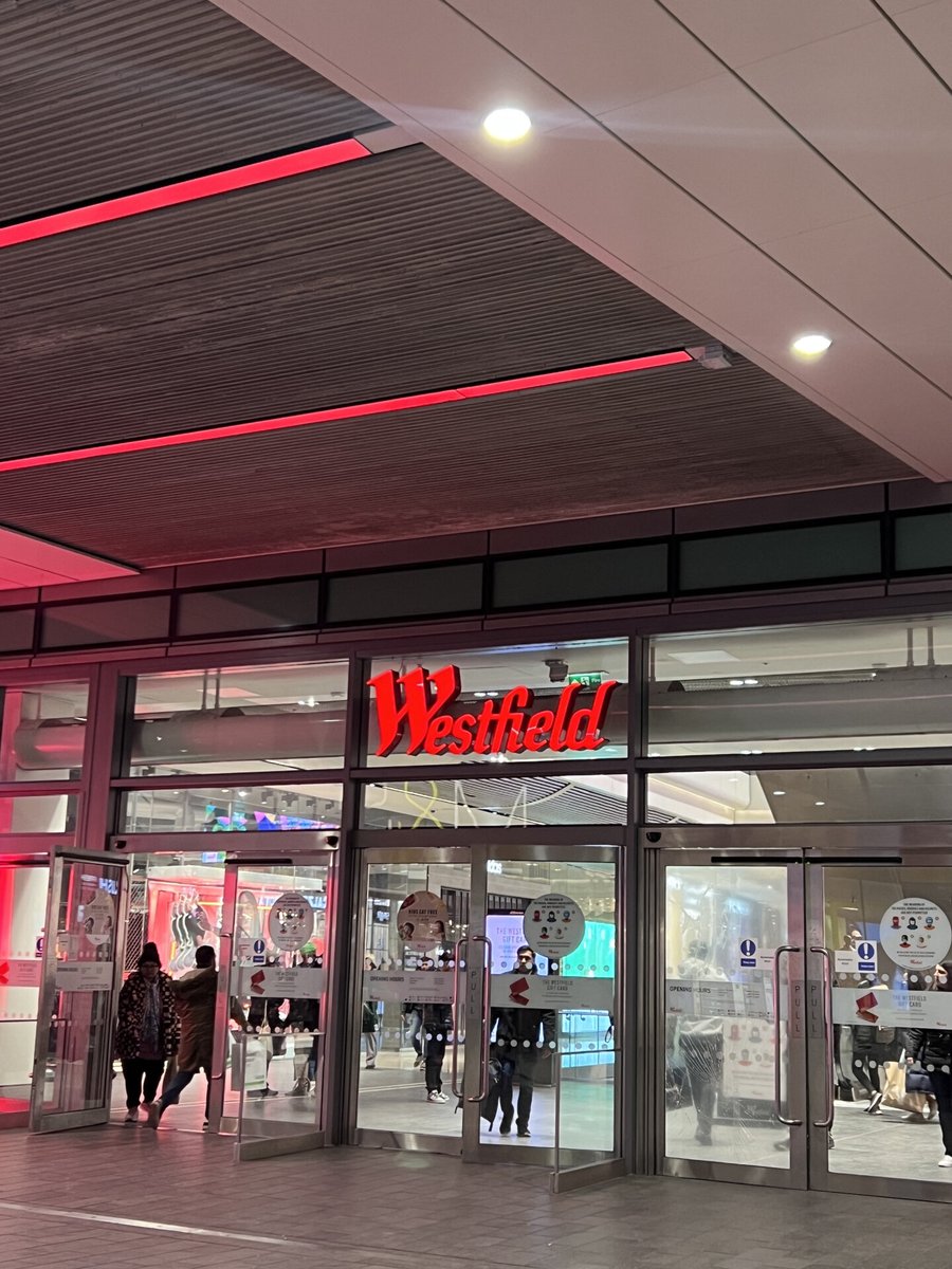 umbrawolves's tweet image. Shopping at Westfield Mall in London🛍