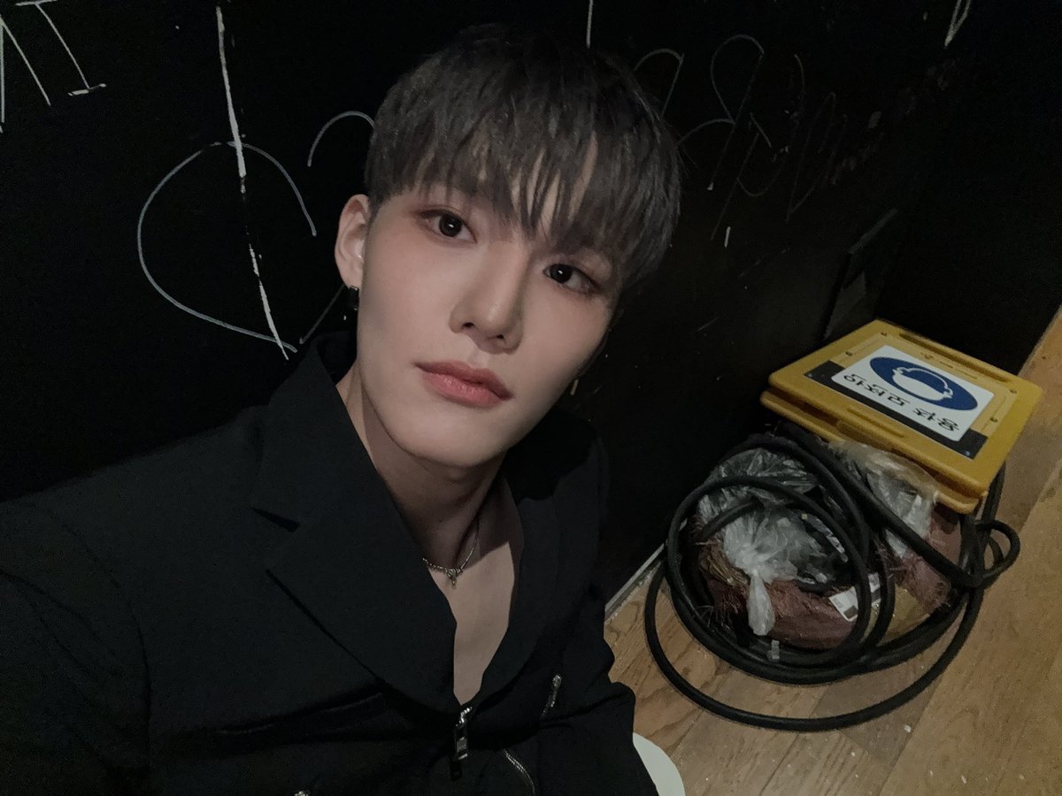CIXFRANCE's tweet photo. ⌜🌐⌟ TWITTER 𖥔 28.01.24 ⟢˚.

 › #SEUNGHUN : Selfie Horizontal 

⌕ @CIX_Official #CIX #씨아이엑스 https://t.co/wyGIKa9QTB