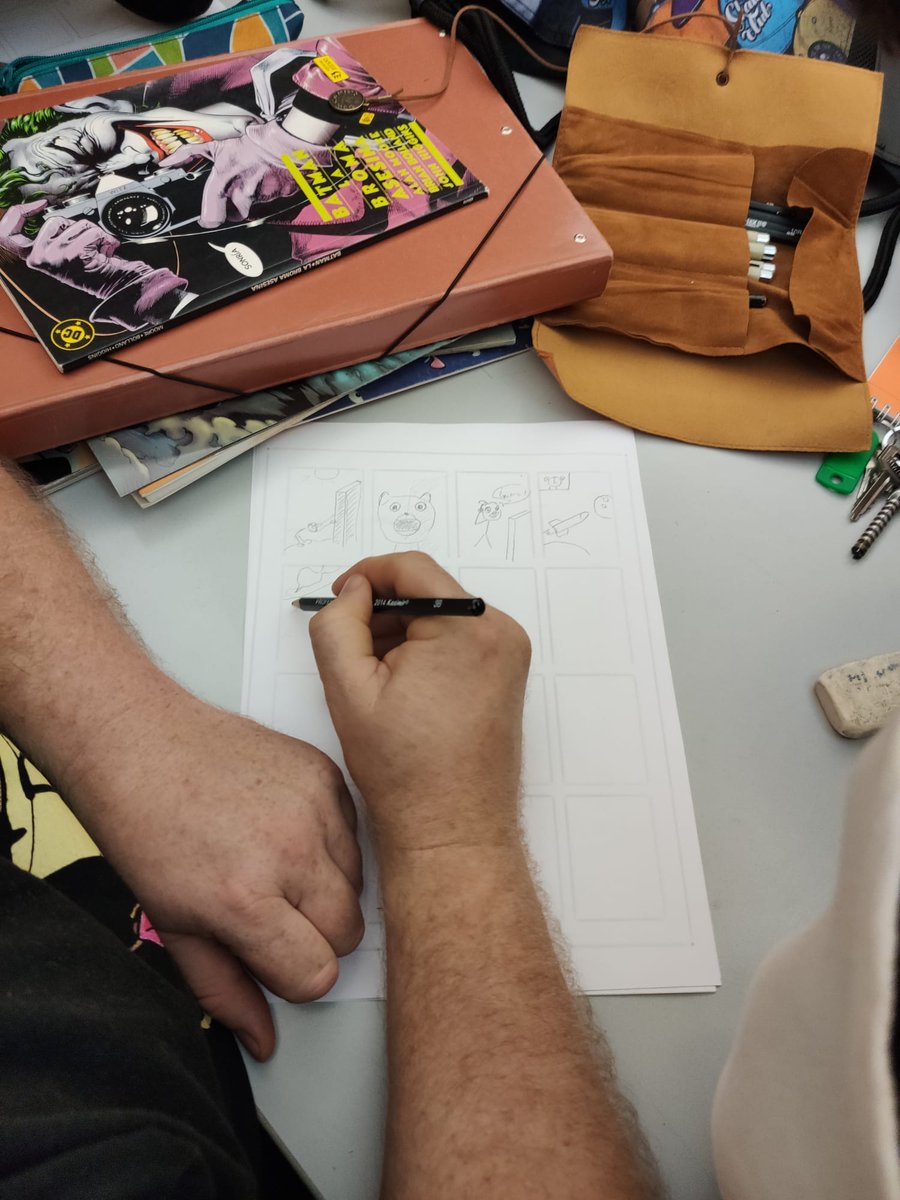 Paseando por la acera de la creatividad con un helado de inspiración en la mano. Los domingos soleados nunca han sido tan divertidos como en los talleres de comics. aesac.org
instagram.com/p/C2puaEcIFpw/…
#comics #art