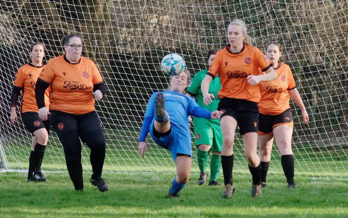A few from this afternoon’s <a href="/tvcwfl/">TVCWFL</a> Dev Division match between Marlow Town Ladies and @wokingham_sumas Ladies. <a href="/WokinghamSport/">Sport.Today</a> <a href="/fiberkshire/">Football in Berkshire</a> <a href="/BasePyramid/">BaseofthePyramid</a> <a href="/HerGameToo/">Her Game Too</a> <a href="/TalkingWoSo/">Talking WoSo</a> <a href="/SheKicksMag/">She Kicks - women's football magazine</a>