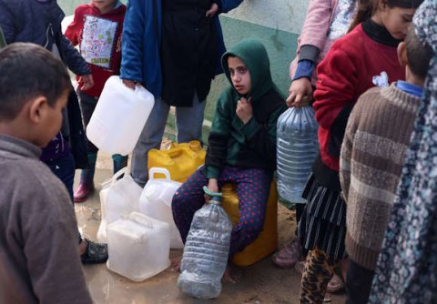 بعدما فشلت الحرب في تهجير الفلسطينيين.. الدول الغربية تنتقل الى مرحلة تجميد المساعدات للأونروا لتجويعهم ودفعهم للرحيل من غزة قطاع غزة والضفة الغربية dlvr.it/T20CFd