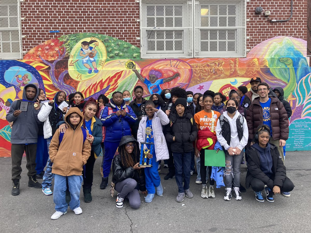 MiddleSchool35's tweet photo. Congratulations to the Decatur Debaters on a job well done during yesterday’s Debate Competition @D16LEADS #ms35rocs #leaders #magnetschool https://t.co/apNjDmi3z4