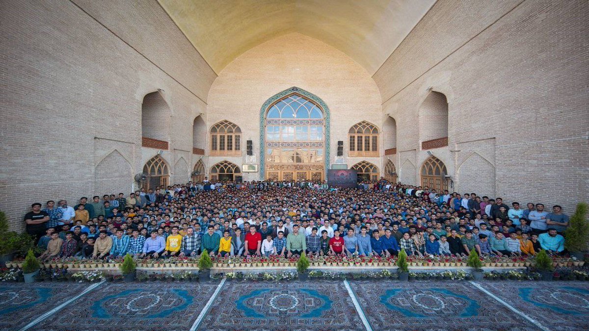 یه قاب زیبا از اعتکاف دهه هشتادی‌ها💙
نسل جدید ، نسل ظهور 🌱