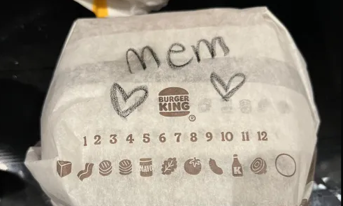 IntrovertVal's tweet image. Pre Birthday Takeaway, Ordered from
@BurgerKingUK . 

Whoever did this at the Folkestone store, deserves a raise or promotion :) very cute!  Thank you so much LOL &amp;lt;3