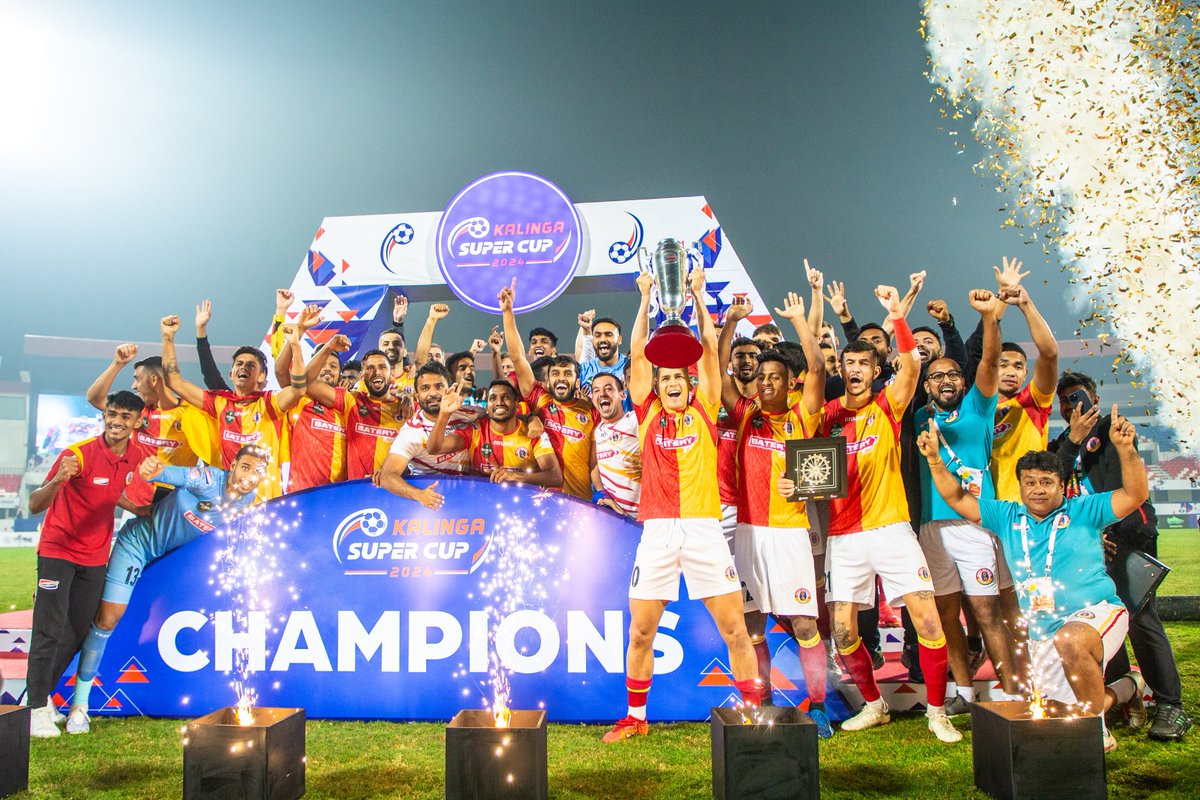 🏆 𝙏𝙃𝙀 𝙈𝙊𝙈𝙀𝙉𝙏 𝙏𝙃𝙀𝙔 𝙒𝙀𝙍𝙀 𝙒𝘼𝙄𝙏𝙄𝙉𝙂 𝙁𝙊𝙍 🏆

@eastbengal_fc 🙇

Read 👉 shorturl.at/mGIY6

#EBOFC ⚔️ #KalingaSuperCup 🏆 #IndianFootball ⚽