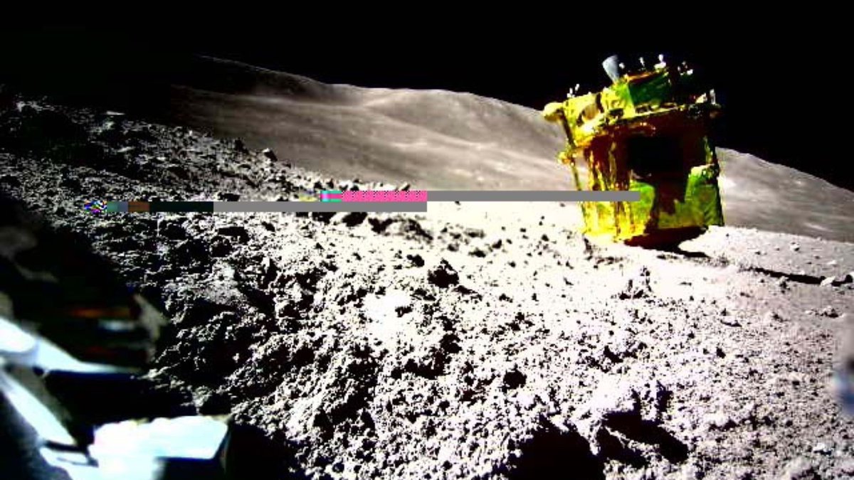 On the Moon, Jaxa 🐇 is writing a new page of the lunar exploration with the success of their SLIM lander. Despite some mishaps with its solar panels, SLIM landed upside down 🙃 but with precision, marking a giant step forward for the Japanese space agency. Japan 🇯🇵  becomes the…