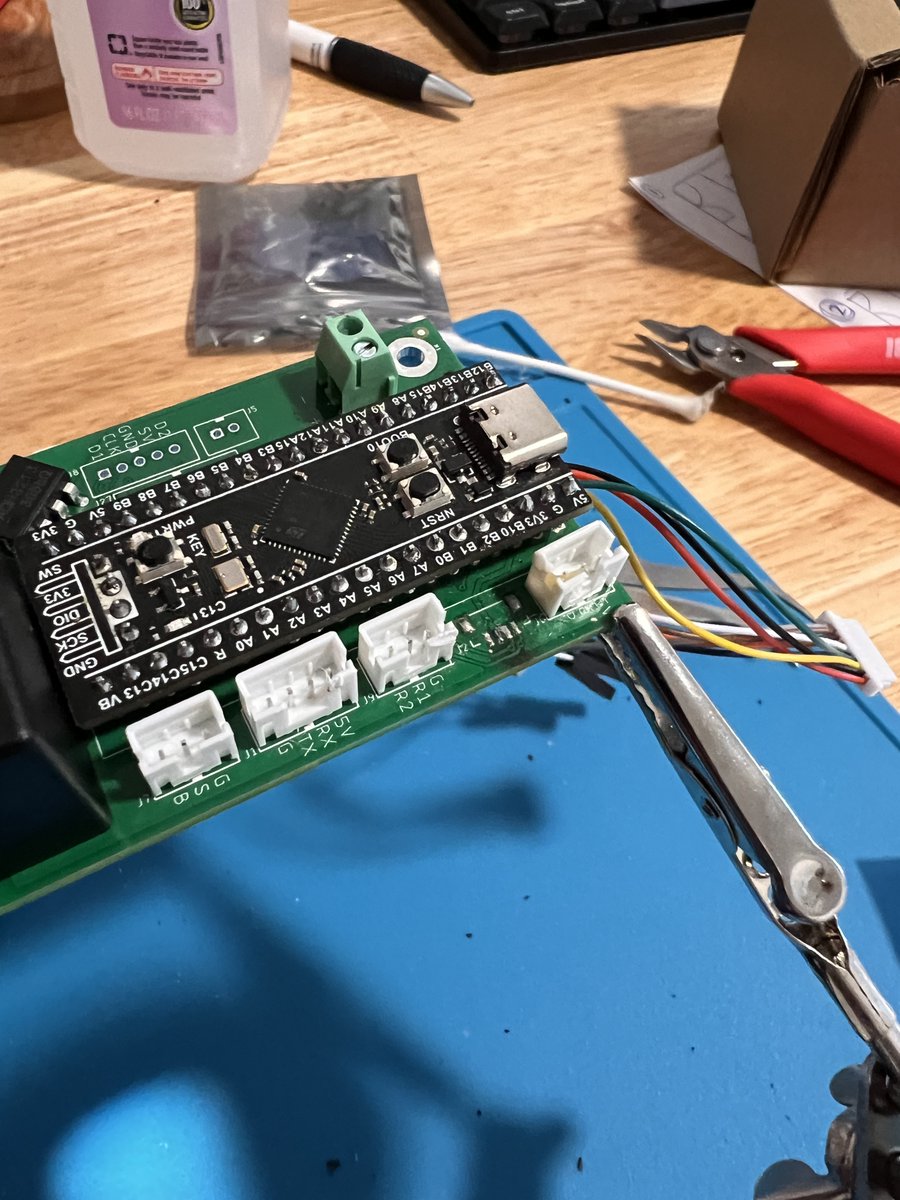 Vin��cius tweet media