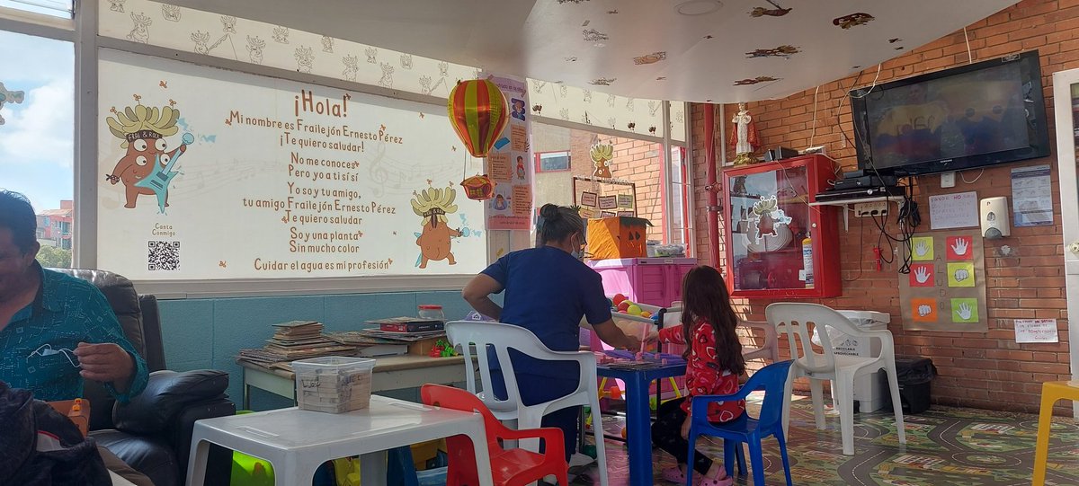 Lo de la ludoteca en el piso de pediatría del <a href="/HSanRafaelTunja/">Hospital San Rafael de Tunja</a> una gran idea para la distracción de los niñ<a href="/s/">『S』</a> y quien la atiende una persona maravillosa