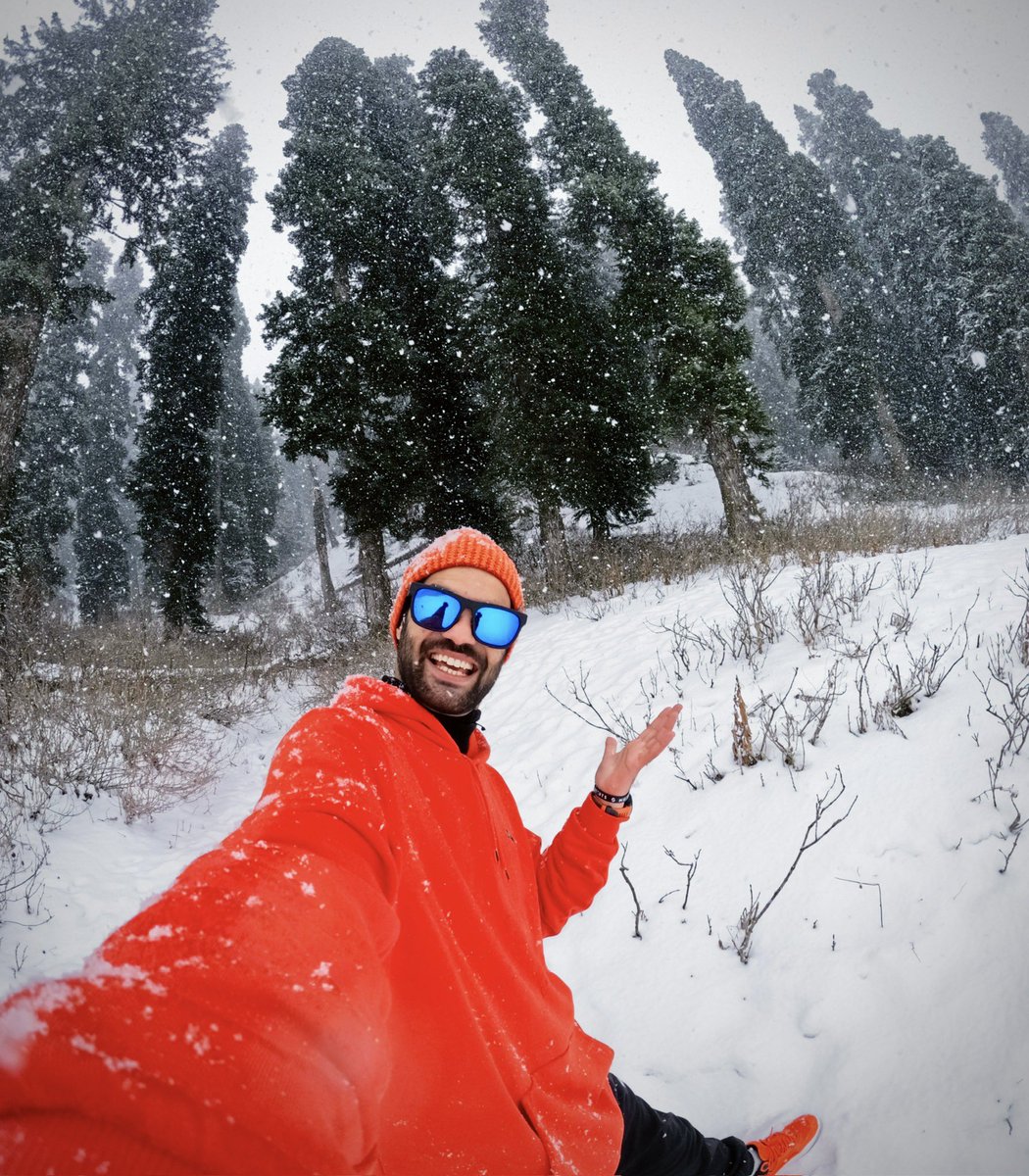 iamrizzaalee's tweet photo. First snowfall of 2024 #snowfall #2024 #Gulmarg #kashmir #rizzaalee #GoPro https://t.co/1br5pa4o3g