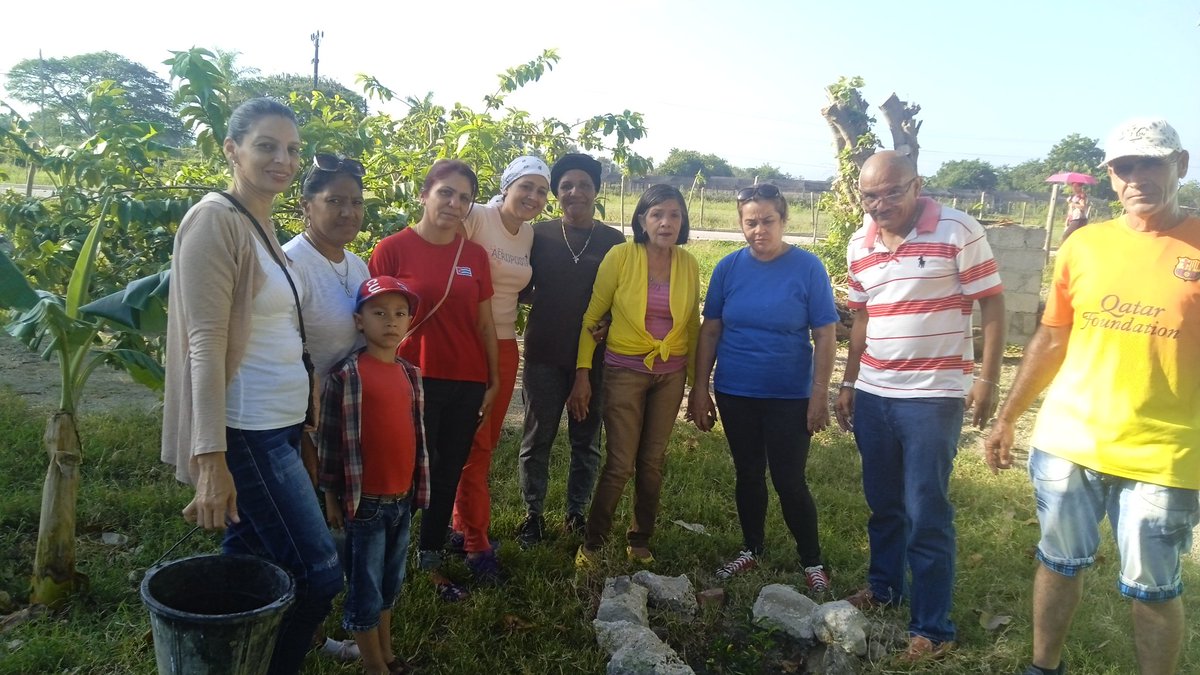 Jornada de Trabajo voluntario en #EducaciónJiguaní, concluye con la siembra de un árbol en saludo al 171 aniversario del natalicio de José Martí. #EstaEsLaRevolucion. #GenteQueSuma. #QueNadieQuedeAtrás . #EducaciónGranma. #CubaMined.