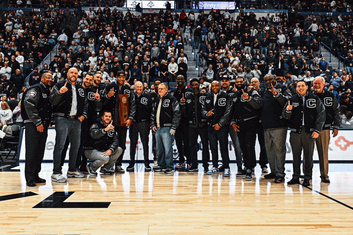 UConnMBB's tweet photo. The 2004 Champs now forever enshrined in the Huskies of Honor 🏆 https://t.co/DLjESXrsc9