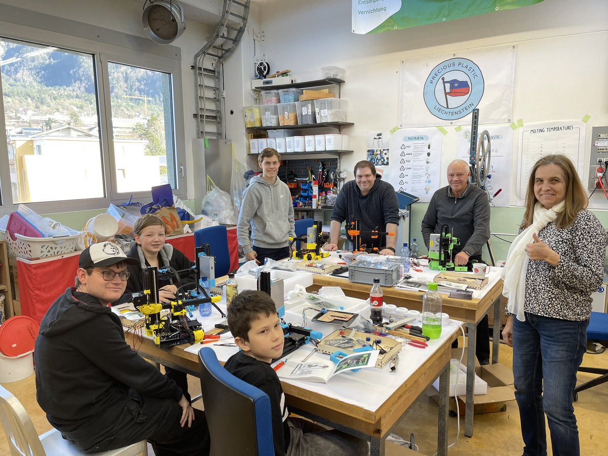 My first 3D printing course 😊 The group assembled their own <a href="/lerdge/">Lerdge 3D</a> Lerdge IX 3D printer.