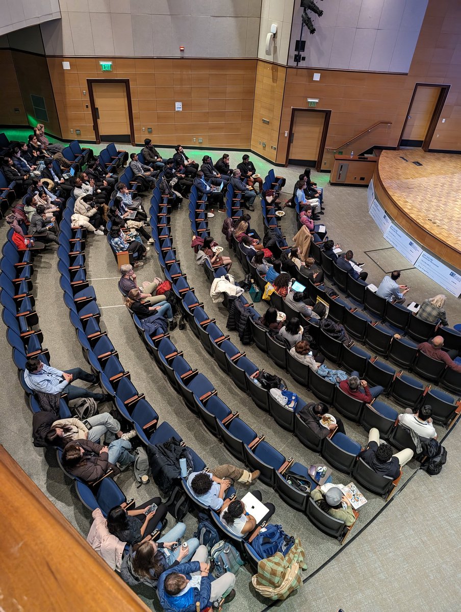 Time for final presentations/pitches for the 2024 Yale healthcare hackathon! #yalehackhealth @YaleCBIT