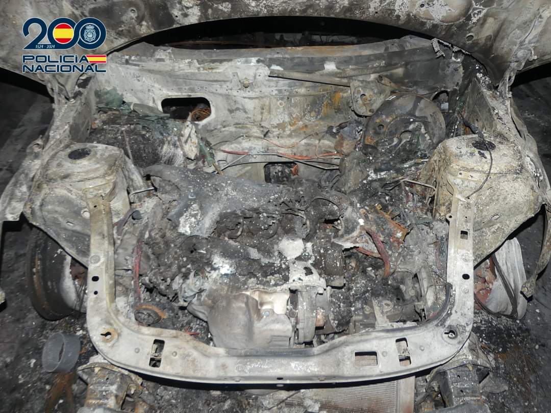 *Detenida una mujer por  calcinar tres vehículos en un garaje* 
<a href="/policia/">Policía Nacional</a> eltitulardelarioja.es/2024/01/deteni…