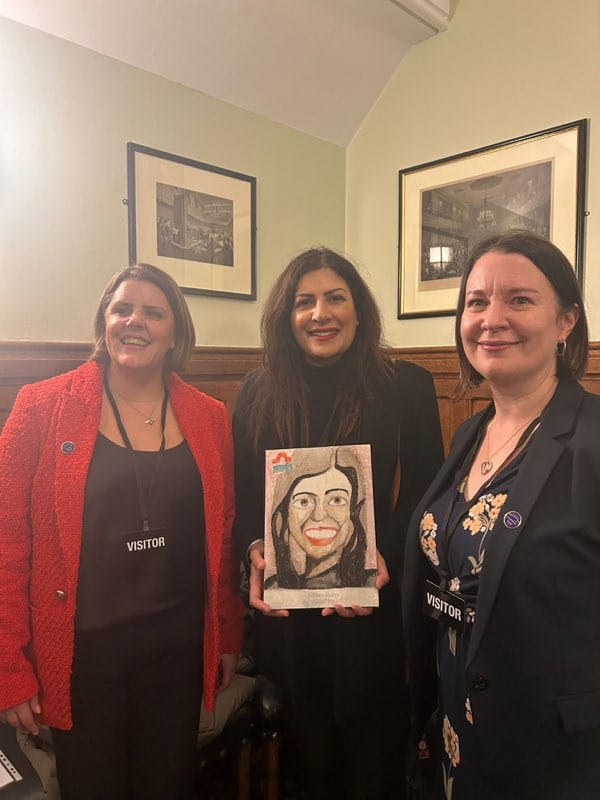 🎨 🎨 AMAZING ART! 🎨 🎨
What talented artists we have at Clifford Bridge. 
Sienna, Layla and Anya were selected to create portraits of Preet Kaur Gill, MP for Edgbaston, Birmingham.
They were presented as part of the #HiddenHeroes project. 
So proud of you girls! 
@PreetKGillMP