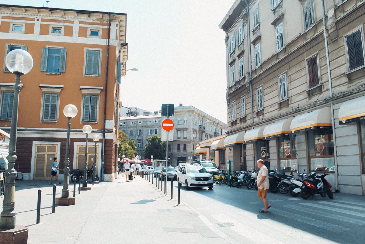 Which edit is your favourite? ⬇️ 

#streetphotography #streetscenes #Croatia #Pula #visitCroatia #photography #photographylovers