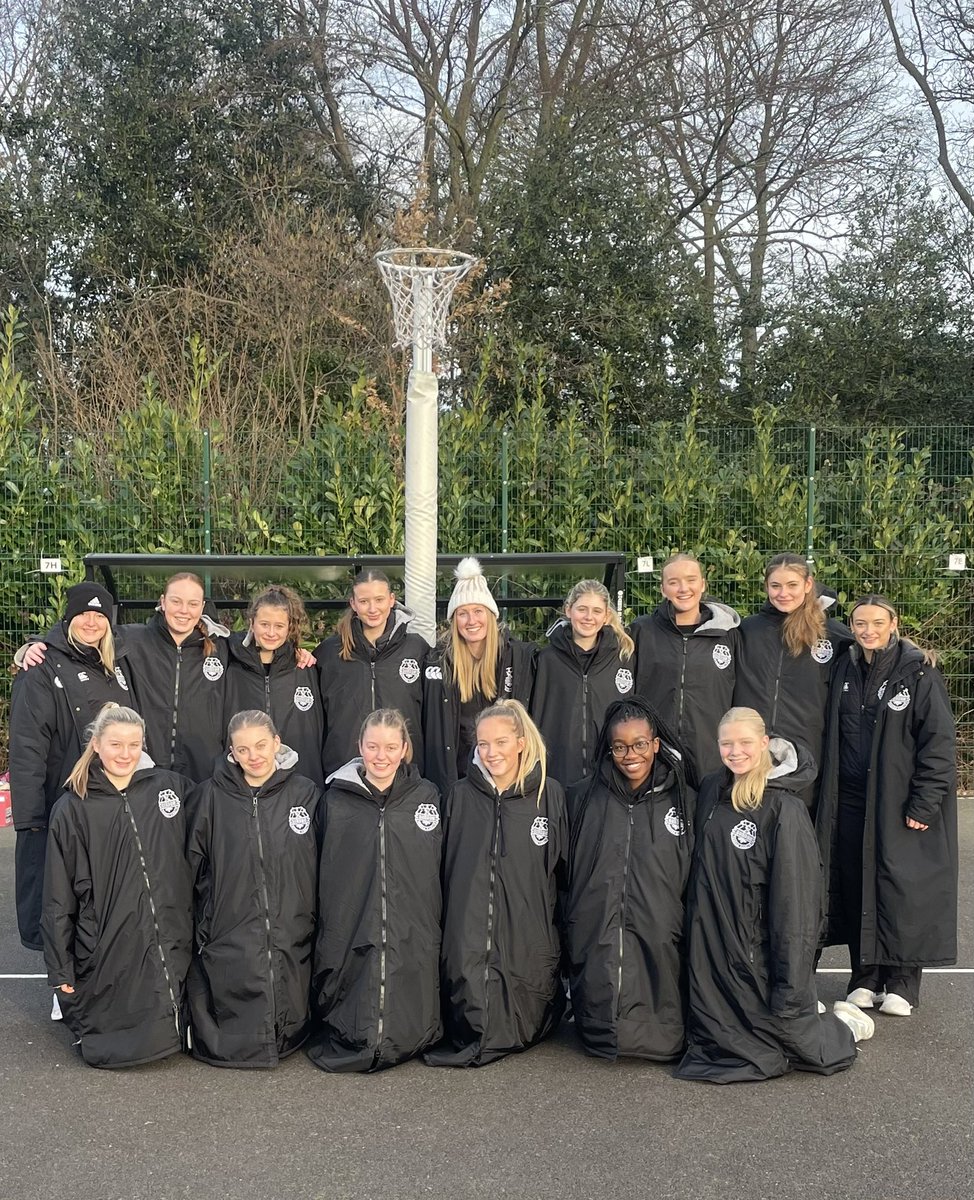 gordonsnetball's tweet photo. Well done to our 1st team for finishing 1st place @NetballLondonSE today and qualifying for @EnglandNetball National finals! @GordonsSch  #bleedgreen https://t.co/3EqZ3V9ivl