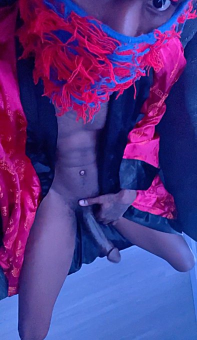 😈🖤 https://t.co/yOY1ZCpK1e