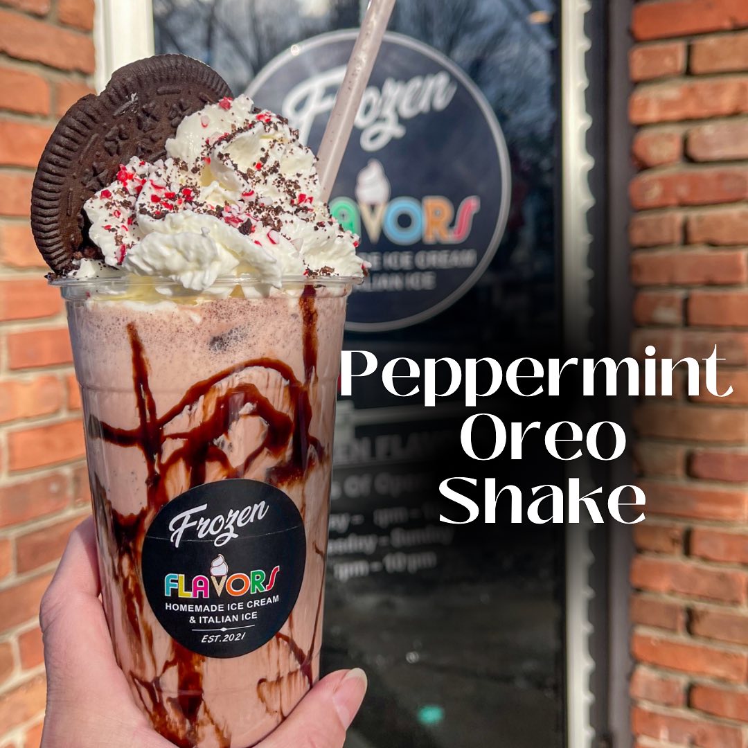 NJShoreLocal's tweet photo. Try #FrozenFlavors Homemade #IceCream's Peppermint Oreo Milkshake ๐ฅคItโs refreshing and so satisfying!โ
โ
Scooping every day until 10 pm.โ
๐ 490 Palmer Ave. #Middletown (open all year round)โ
๐ 518 Front St. #UnionBeach (opened seasonally)
https://t.co/YkSfWMgnpZ https://t.co/fTJiYx4pAQ