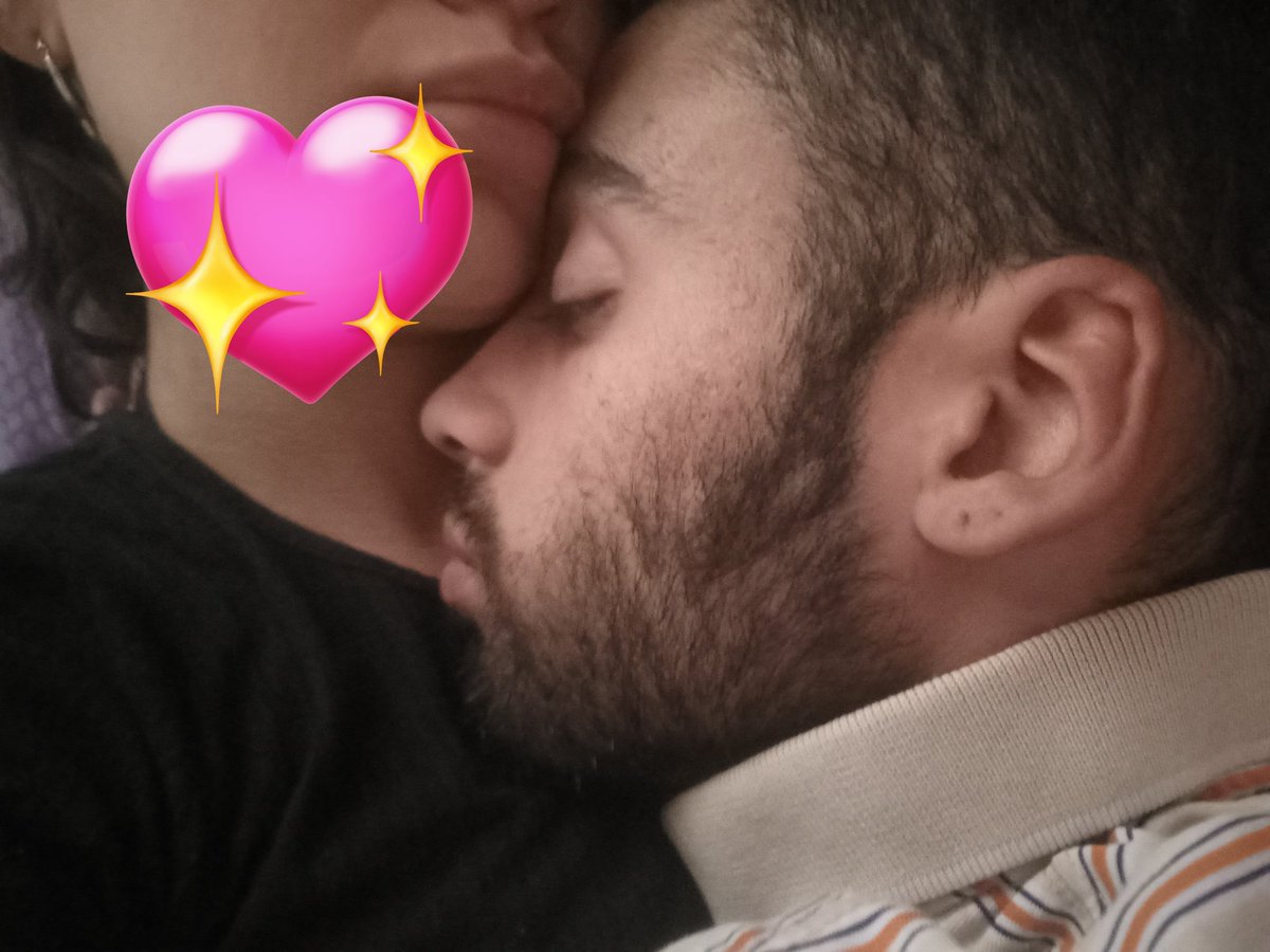 Me descompuse en lo de mi amiga y automaticamente el gordo vino a ver como me sentía, por más idas y vueltas que tengamos yo lo amo y él me ama. Gracias por estar siempre para mi y dar todo. Te Amo Con El Alma Mi Amor. ❤️‍🩹👑