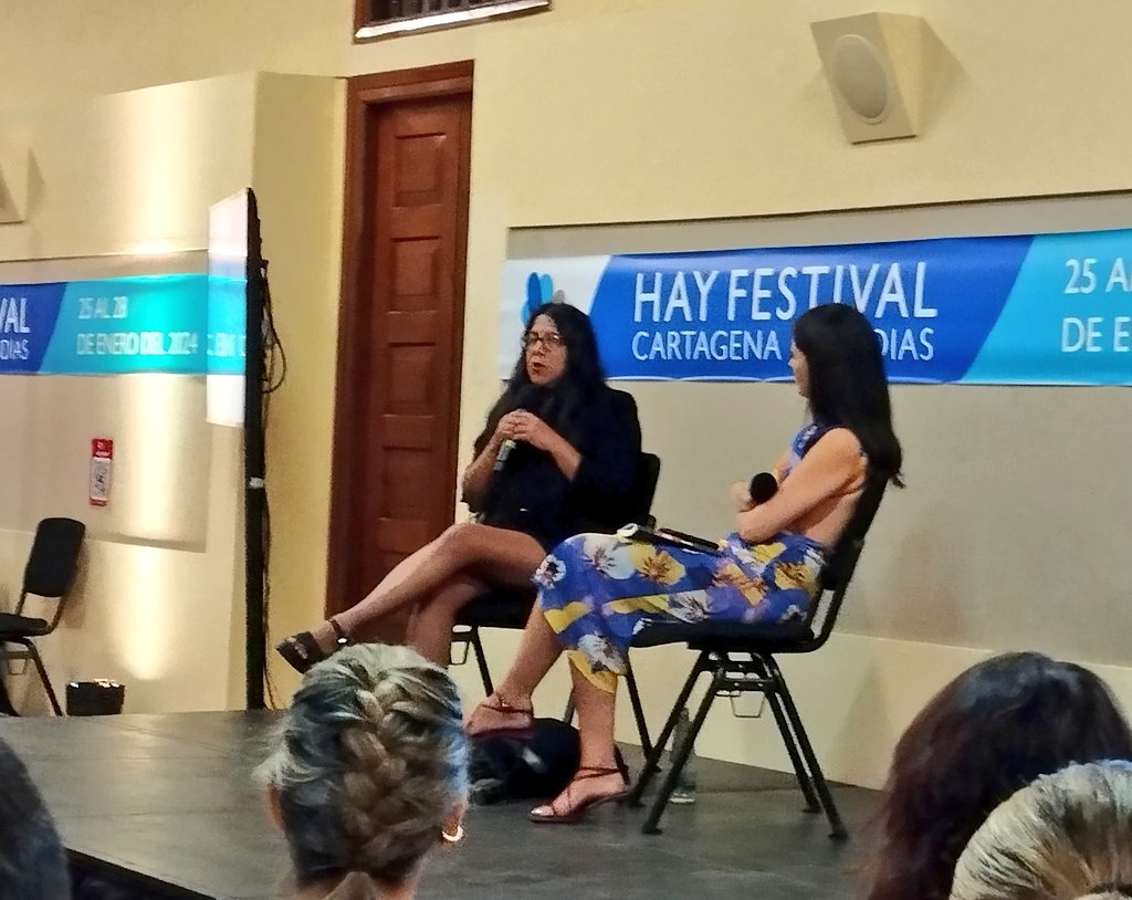 Acerca de #HuacoRetrato, @gabrielawiener conversa con @VanessaRosales_ en @hayfestival_esp #HayFestival2024 #HayCartagena24