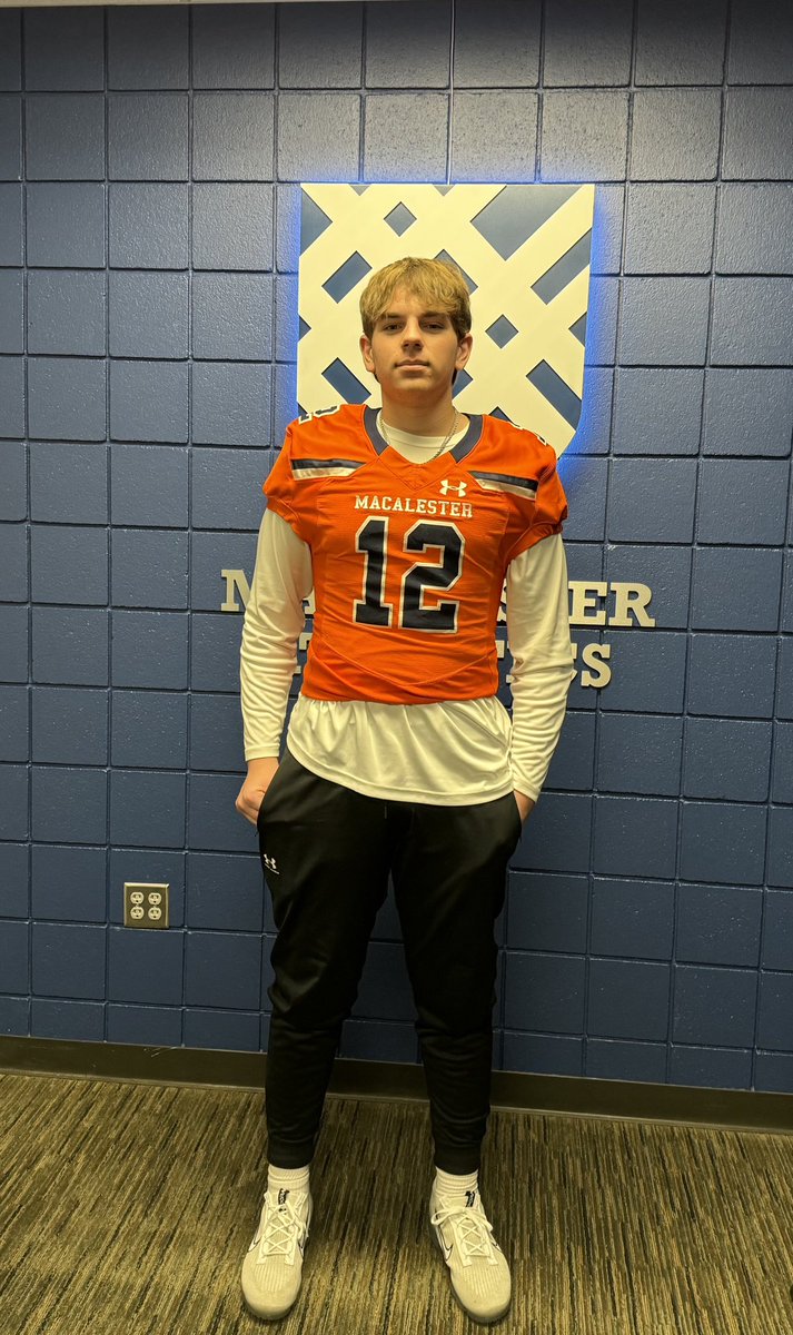 Had an amazing visit at Macalester yesterday! Thanks @Phil_Nicolaides and @TheCoachReedzo for showing me what @MacalesterFB is about!! @GametimeRC @SOAZFootball @coachdsainz