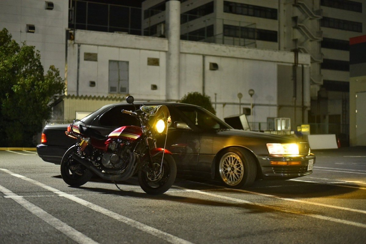 最近ジャンクションプロデュースの10セルシオフルエアロ買っちゃってつけるのが楽しみすぎて夜しか眠れない
#10セルシオ
#celsior
#junctionproduce
#平成
#車好きと繋がりたい