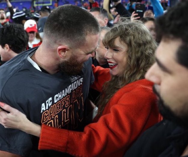 delsalcott's tweet image. FLASH FORWARD AND WERE TAKING ON THE WORLD TOGETHER