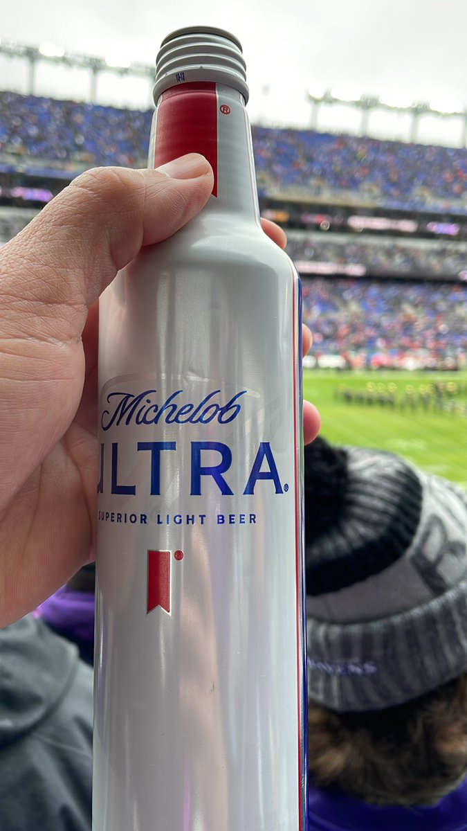 pikopoki's tweet photo. @coffeeonthe50 Beer in the end zone :) https://t.co/CEHozYUXfX