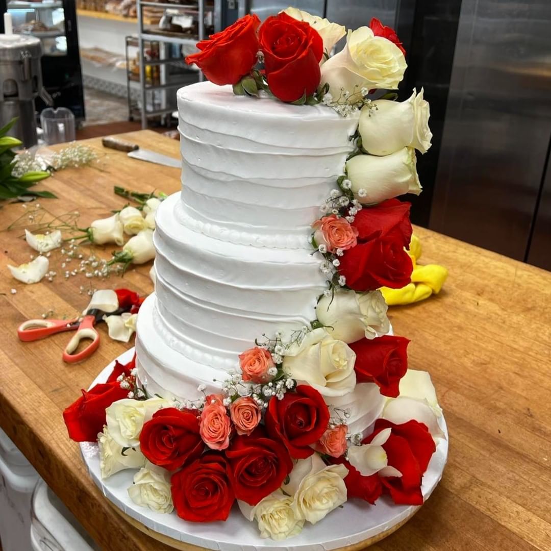 Sweet moments deserve a sweet treat! 📷📷 From birthdays to weddings, baby showers to anniversaries, we've got your cake needs covered.

#agouravillagebakery #agourahills #agoura #agouracafe #weddingcakesideas #birthdaycakes #customizedcakes