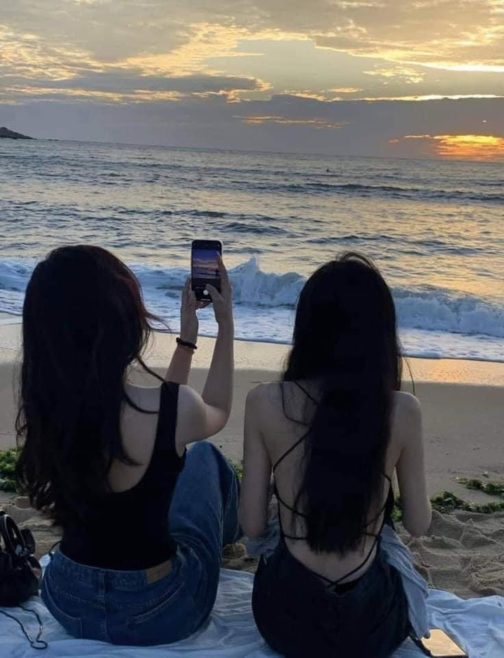 Thu Thảo tweet media