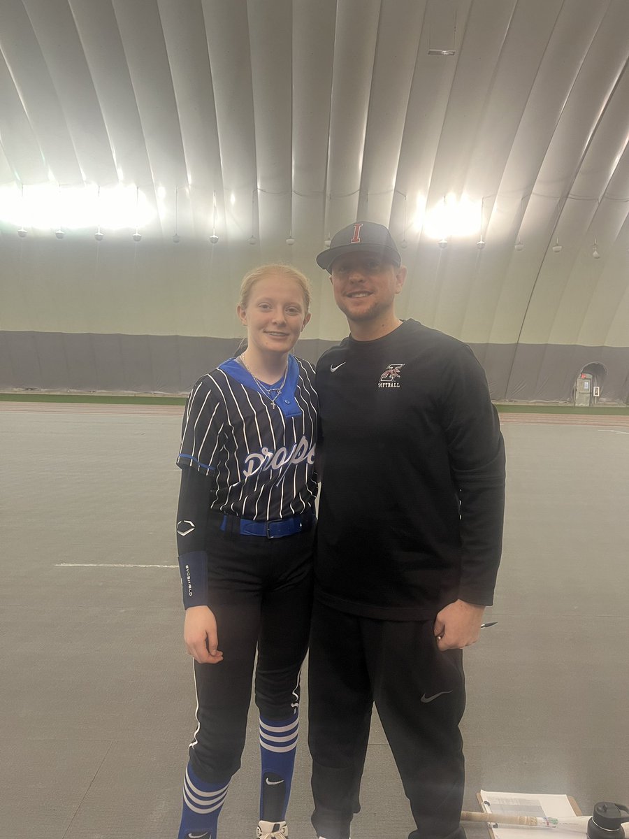 HalleSiler1's tweet photo. shout out to @UIndySoftball for running a great camp today. i had a great time and hope to come back soon! @coachferrell15 @Coach_Zimny @12thSports @whiteravenmedia @LCFB_Recruiting @ProspexKy @SayJ2123 https://t.co/bKZnVxdeZW