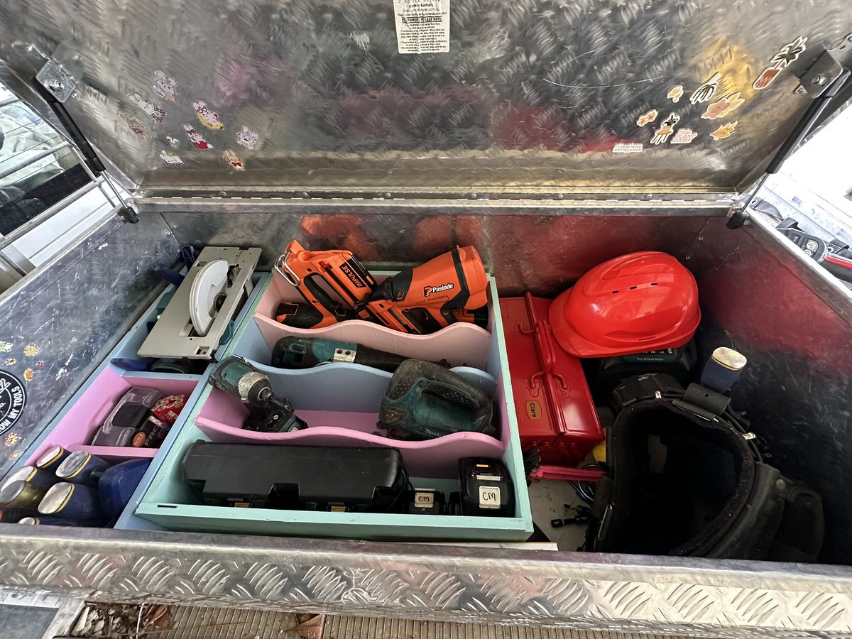 My granddaughter the apprentice carpenter all set with some storage in her toolbox box as she’s back to work today. Love the colours she painted the boxes she made😂