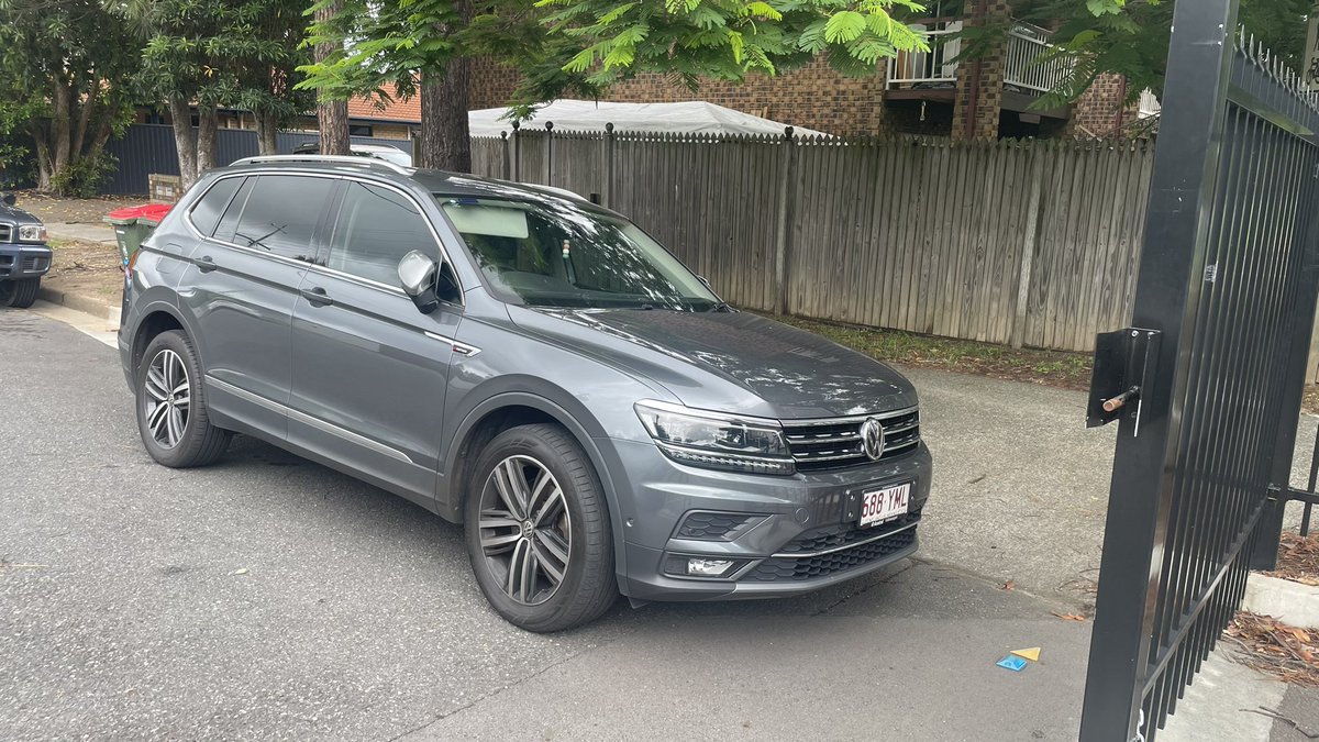 ahkl77's tweet photo. @brisbanecityqld Car 688YML blocking footpath access beside Northgate State School. End of Amelia Street, Nundah. https://t.co/zwBkIA4Lff