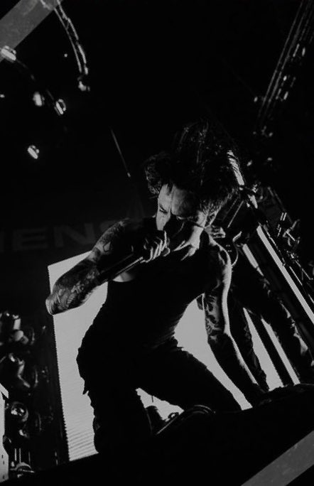 yoursouldecay's tweet photo. thank you bryan thank you bryan THANK YOU BRYAN https://t.co/x6gDqOD30K