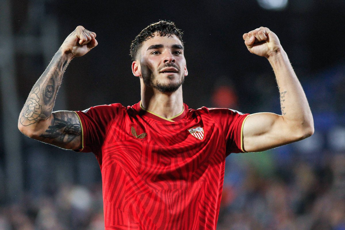 GonzaloTortosa's tweet photo. No siempre hay que mirar hacia Bélgica, Francia o Inglaterra. 

De Lebrija y toda su vida en el Sevilla FC. 4 goles en los últimos 4 partidos. 

Isaac Romero. Qué delantero. https://t.co/MNWef4fO8M