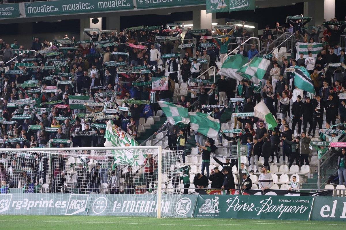 Les damos las gracias por el apoyo ayer en la previa de partido CORDOBA C.F. =REAL MURCIA
A nuestros amigos Y amigas aficionados del  doy la  #peñaelitegranaderealmurcia GRACIAS POR EXISTIR CON NOSOTROS NUESTRAS SEDE Y SOBRE TODO LOS DETALLE QUE HAY HECHO NUESTRA SEDE....